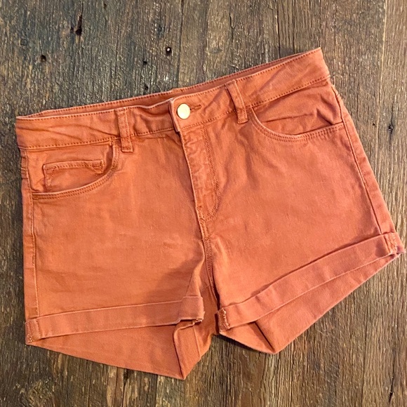 H&M Pants - H&M Rust Colored Shorts, Size 4